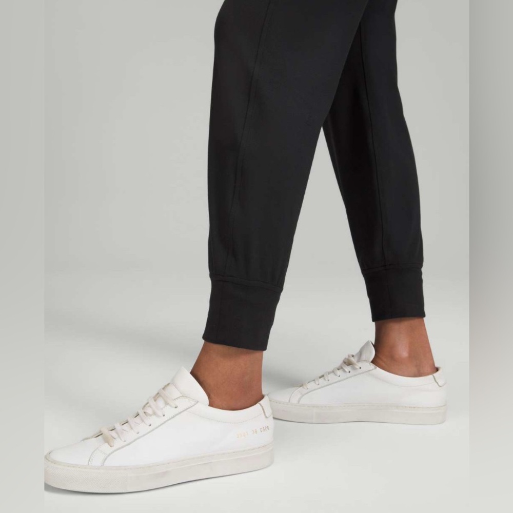 Lululemon Ready to Rulu High-Rise Jogger
Black size 4 - Picture 5 of 12